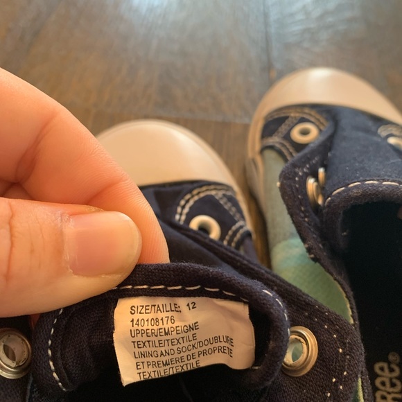 Boys sneakers. Gymboree size 12 - Picture 3 of 4